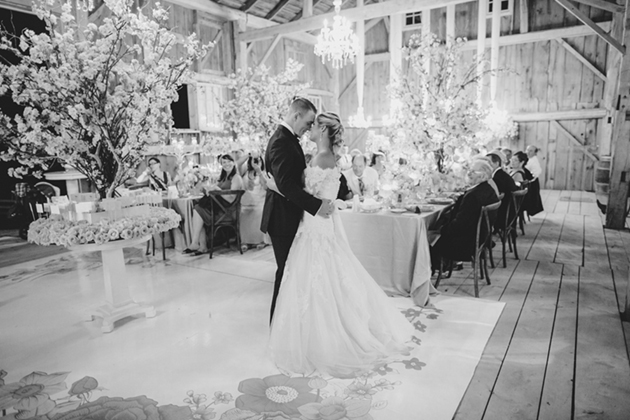 Elegant-Barn-Wedding-0057